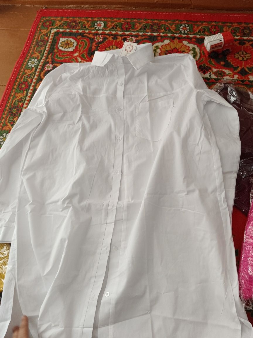 Белая рубашка-туника до колена привезли из России