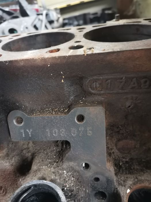 Vînd bloc motor Volkswagen din anii 90.