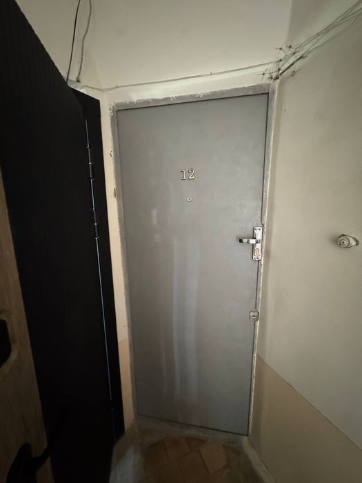 Продам железную дверь