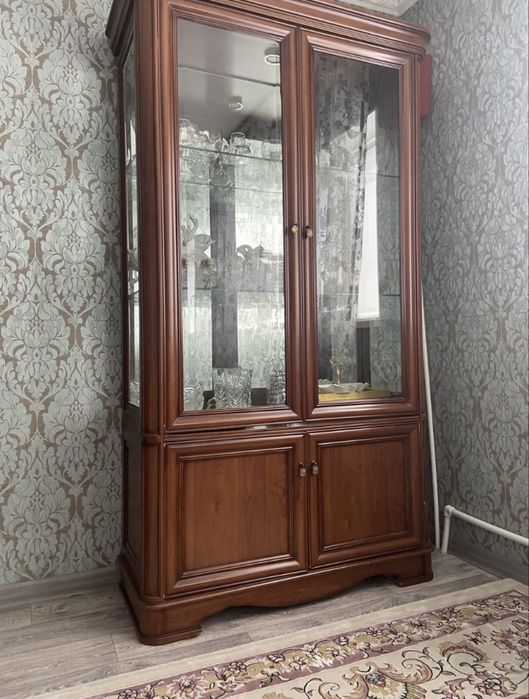 Срочно продам сервант