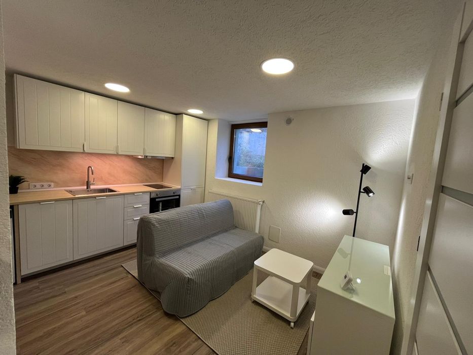 PF inchiriez garsoniera NOUA in Parc Sub Arini