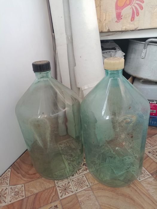 Бутыли стеклянные