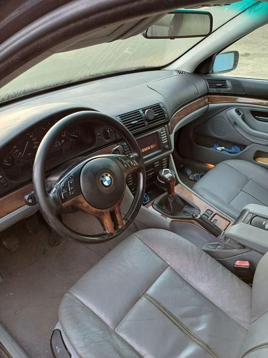 BMW e39 2.5d touring, 2001, 1600 euro, stare de funcționare impecabilă