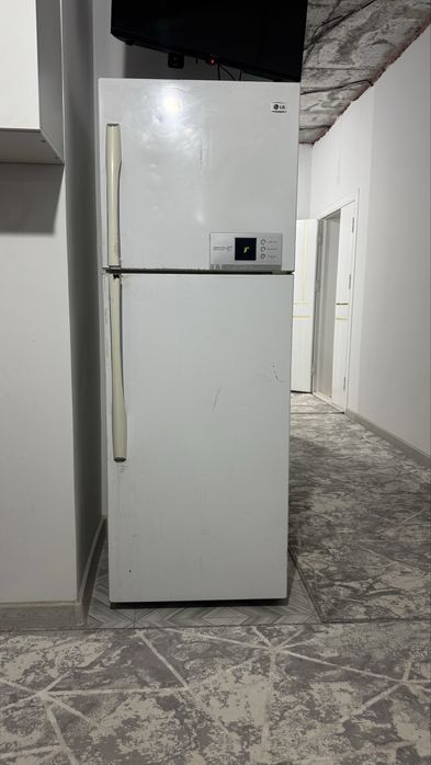Холодильник LG .