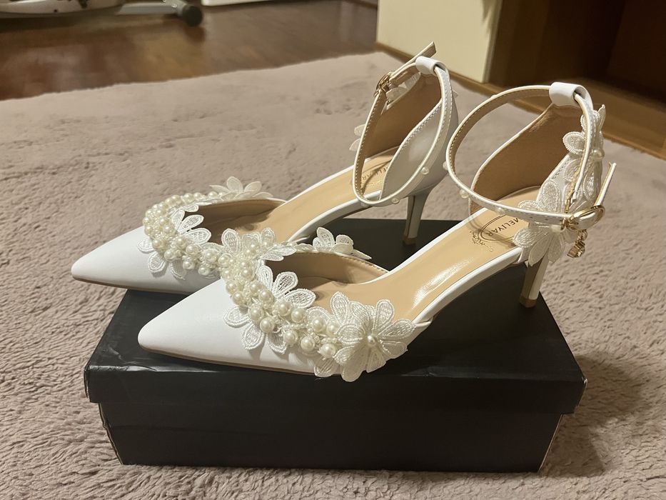 Pantofi cu toc de ocazie