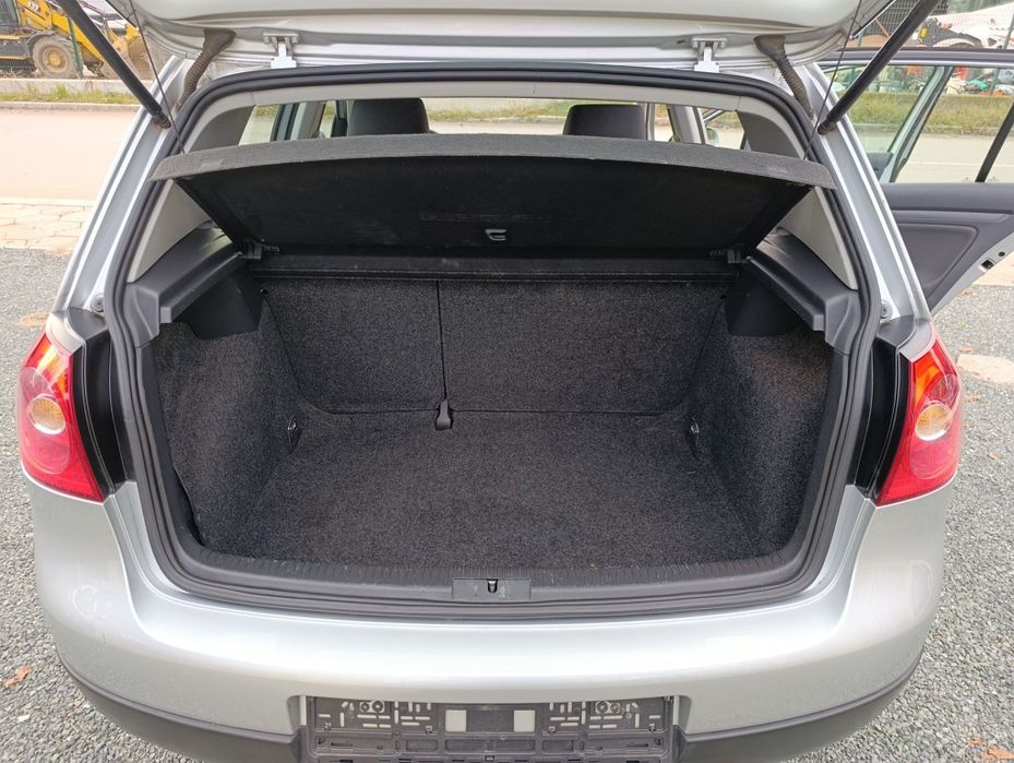 VW Golf 5 1.6 /102кс./