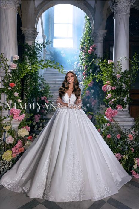 Rochie de mireasă cu trenă Vladyan