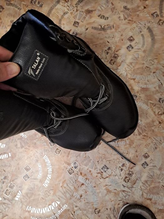 Продам зимнию спец одежду