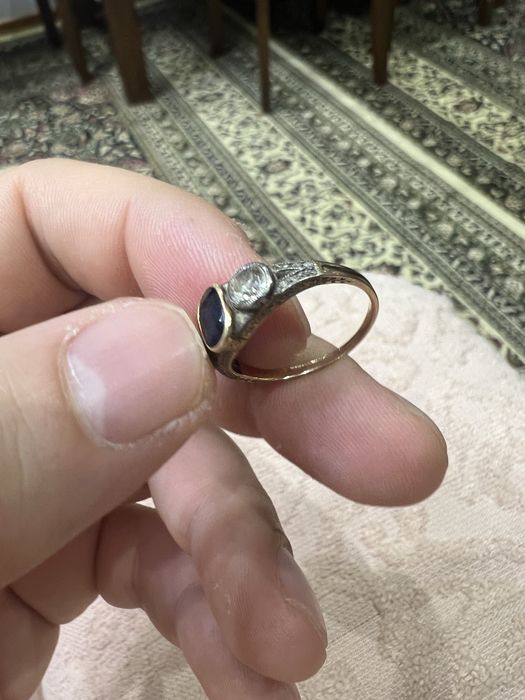 Кольцо более ста лет . Камни