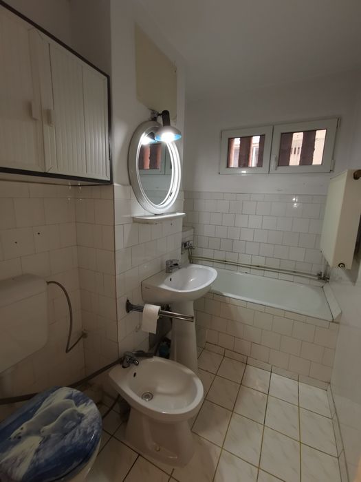 Inchiriez apartament cu 3 camere in Lugoj