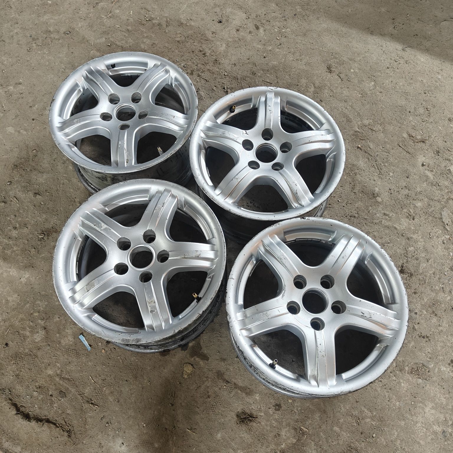 R15 PCD 5* 108 Комплект легкосплавных дисков