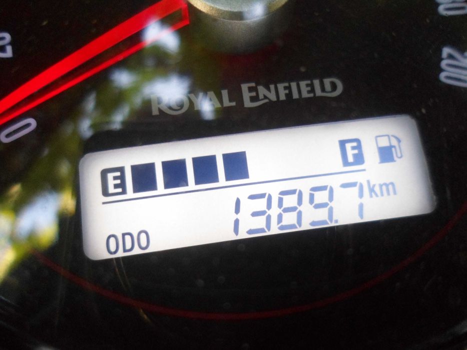 Royal Enfield Interceptor 650 cu sau fara accesorii