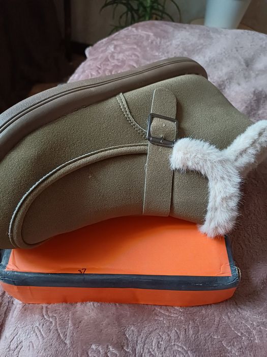 Продам ботинки женские  тёпло и удобно