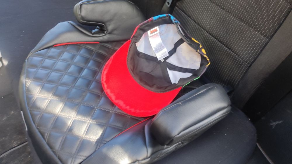 Inaltator scaun copii auto masina piele stare perfecta isofix + sapca