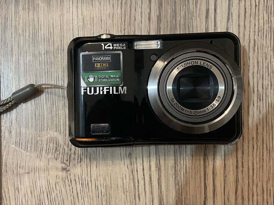 FUJIFILM JX250 14 MP Digital Point and Shot Camera