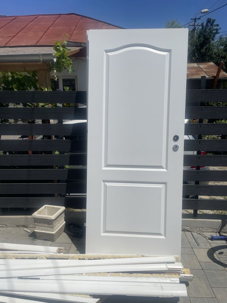 Vand trei uși de interior,folosite
