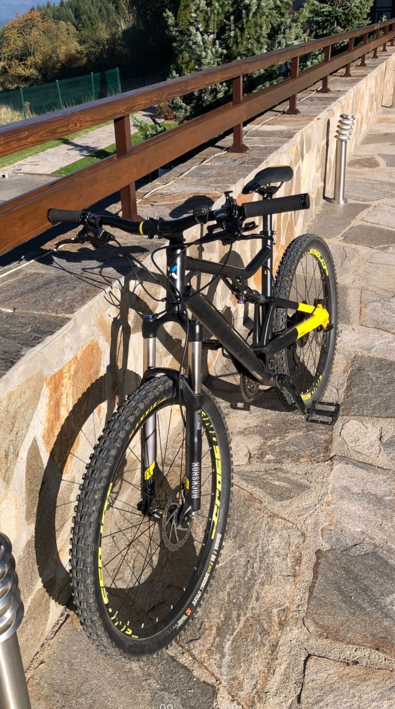 B TWIN Rockraider 700 S Downhill
