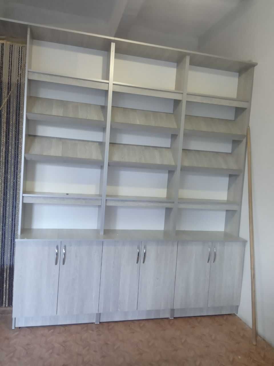 Magazin uchun mebel