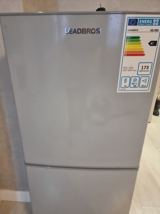 Продам холодильник