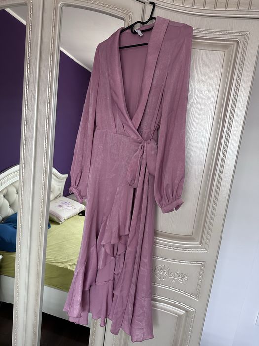 Rochie NA-KD.