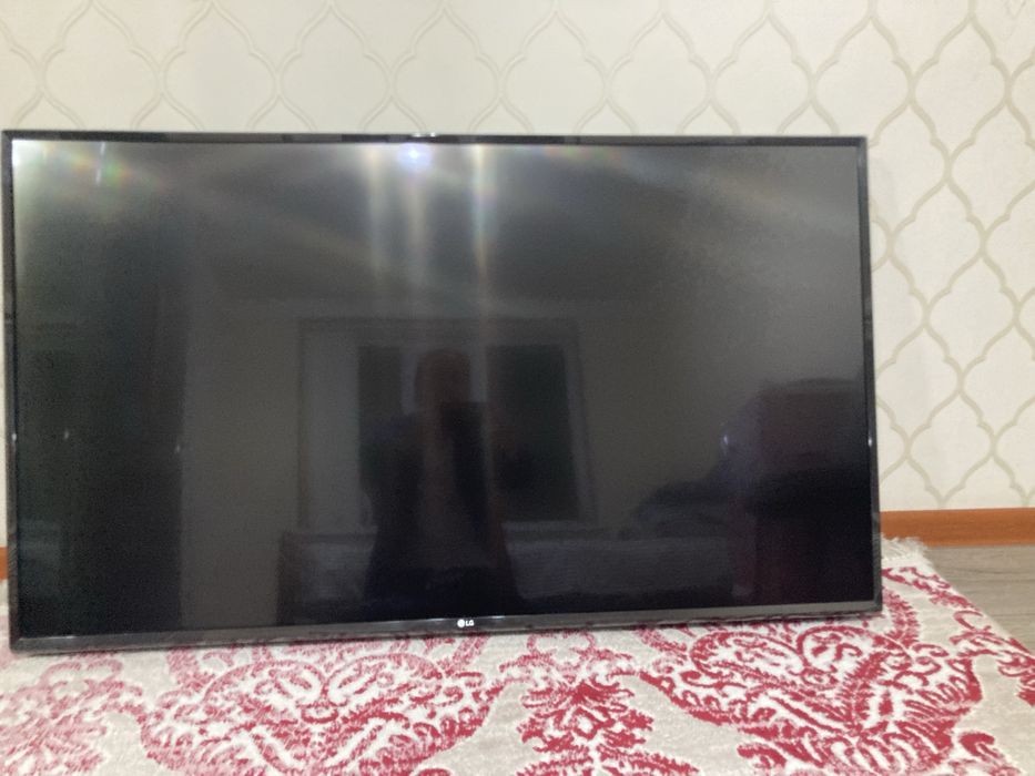 Телевизор LGсмарт тв в отлином состоянии