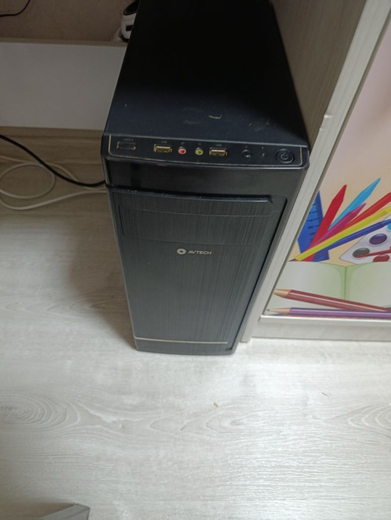 Продаю игровой компьютер в хорошем состоянии,