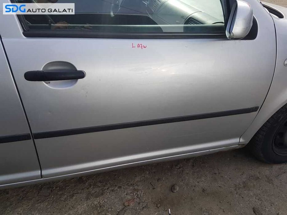 Usa Usi Portiera Portiere Dreapta Fata Dezechipata VW Bora 1998 - 2005 Culoare LA7W