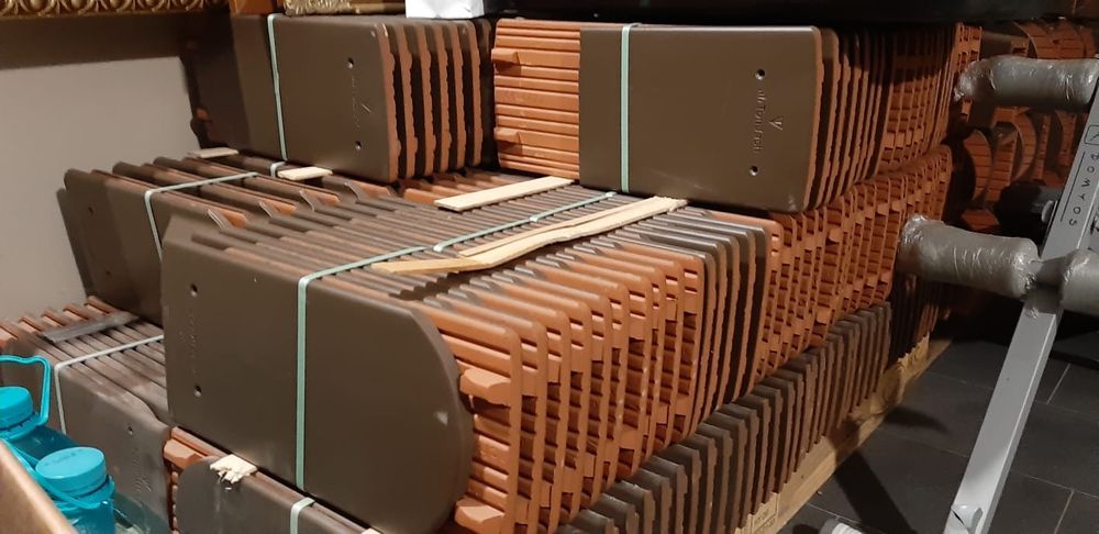 Vând tigla ceramica tondach cedonia maro inchis  solzi