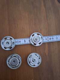 Кнопки для одежды импортные,серебристые,диаметр 3 см,3 штукик