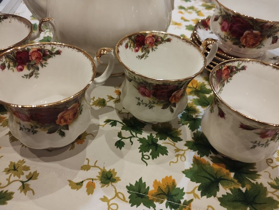 Old country roses за кафе