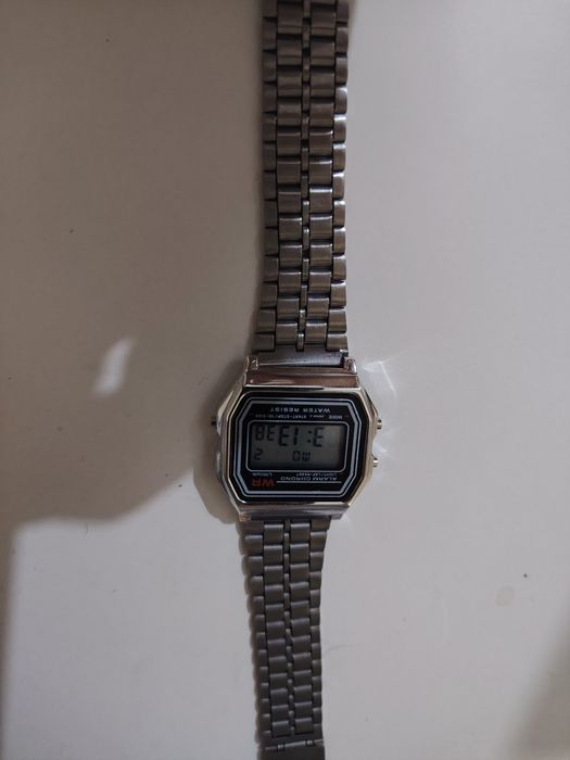 Часы противоводные от кампанией Alarm Watch