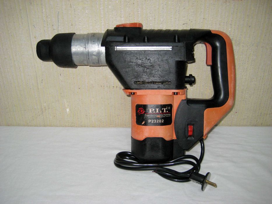 Перфоратор P.I.T хамма йоги бут бутун ишлидиган яхши холатда !