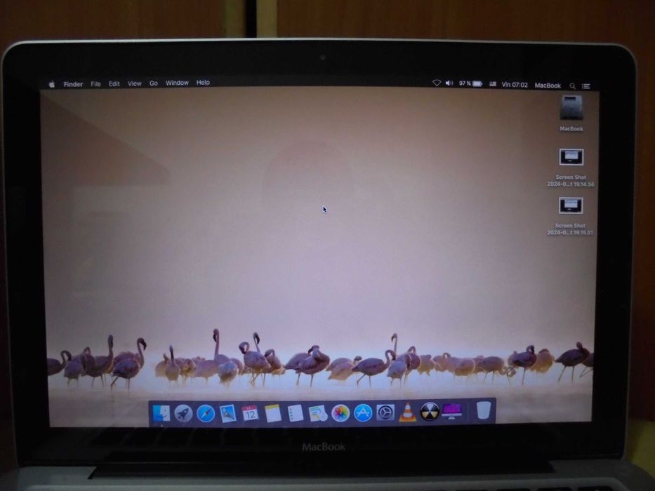 Apple MacBook Air 13-inch,8GB,DD3,2,4-Ghz.Pret-900 Lei  .