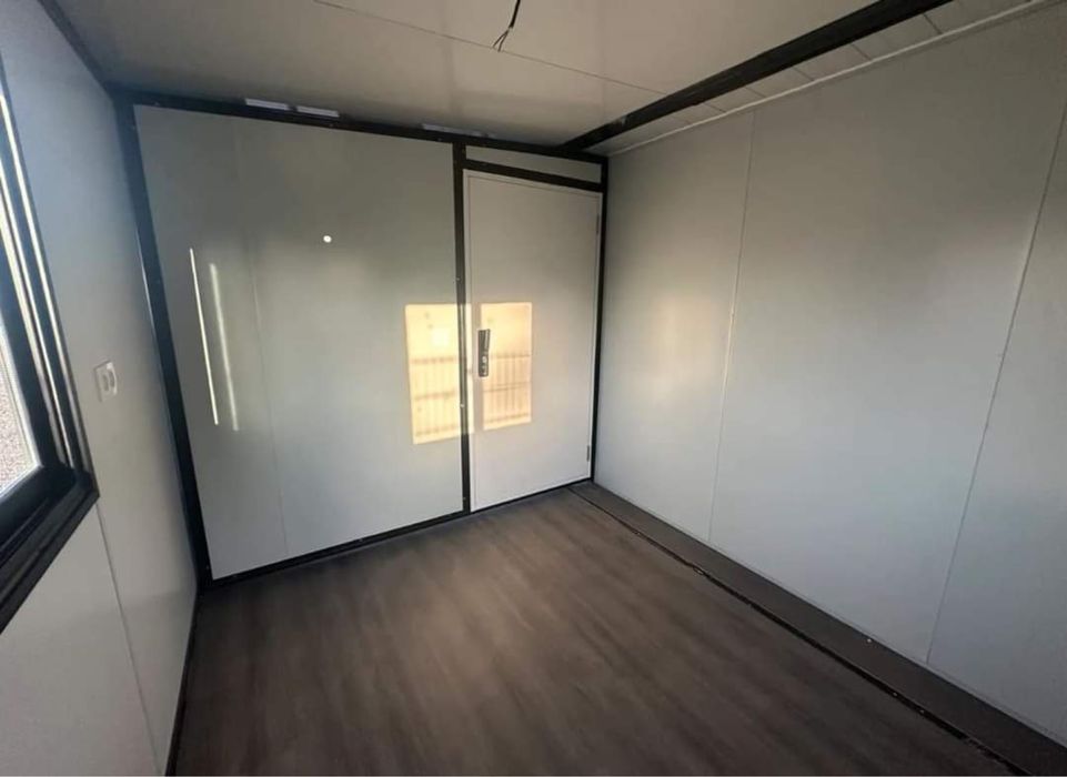 Containere modulare cu grup sanitar si separatoare pentru locuir