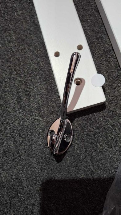Cuier perete SMIBUY, 74 cm, cu 5 carlige duble si polita, alb