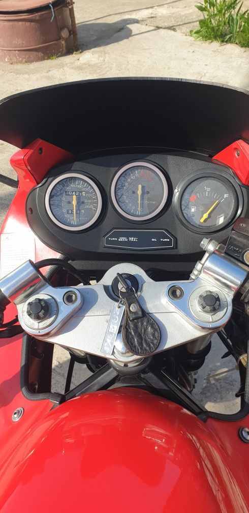 Suzuki GSX 600 F