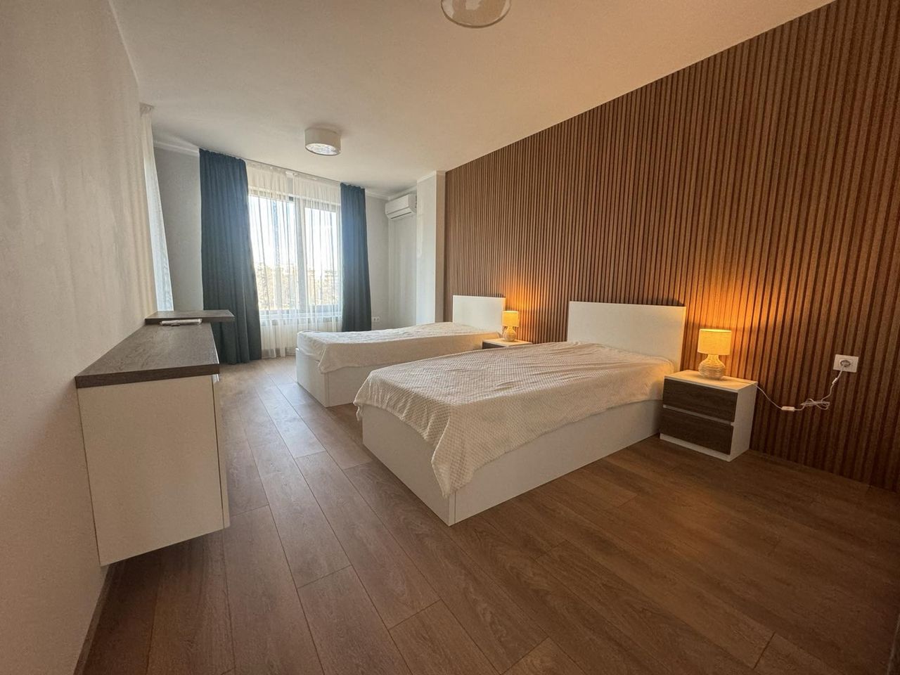 Дава се под наем Тристаен апартамент в София, Център - 151 кв.м за 1400 € - Снимка #6