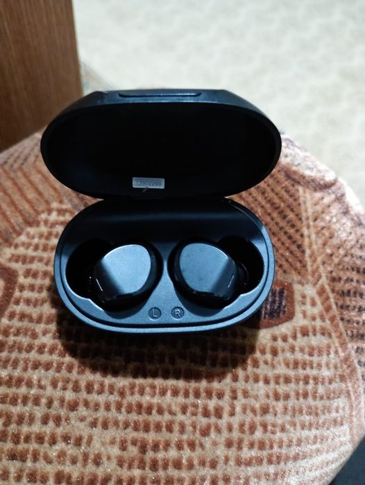 Vând căști wireless Panasonic