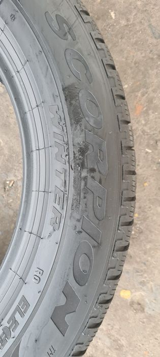 2 anvelope iarna Pirelli 235/60/19,dot 2024.Pretul este pe bucata.