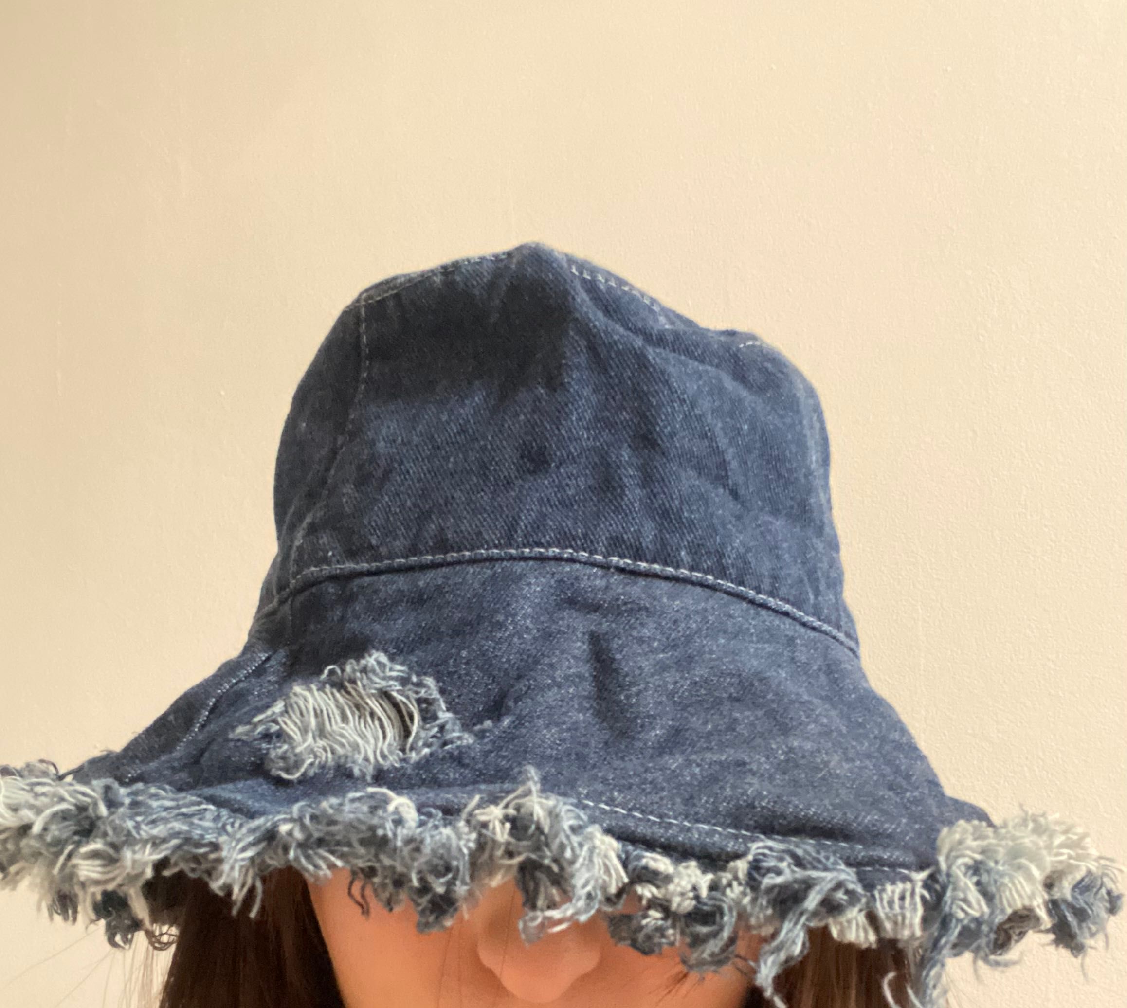 Различни Шапки с козирка и Bucket hat