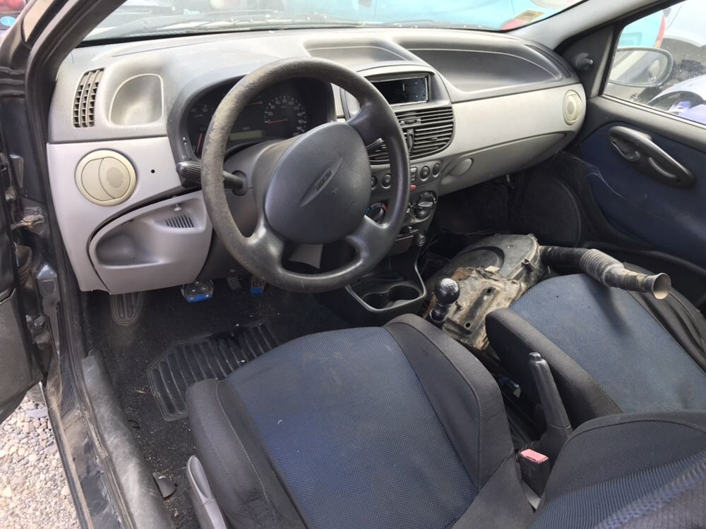 Fiat Punto 1.2 2002 На Части