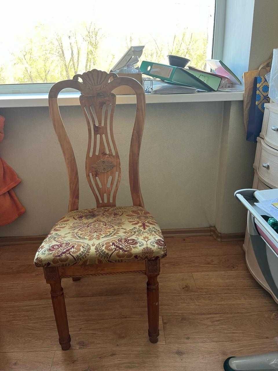 Стулья деревянные