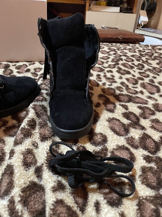 Vand pantofi de dama