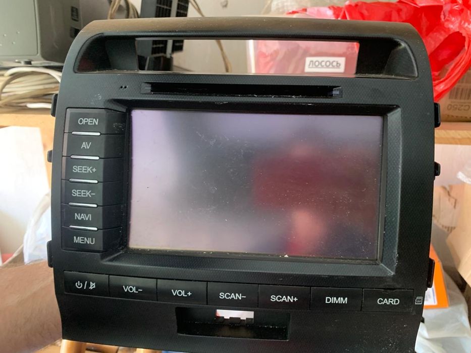Магнитола на Ланд Крузер