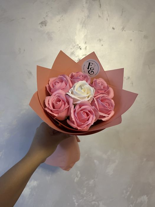 Buchet de 7 trandafiri din sapun