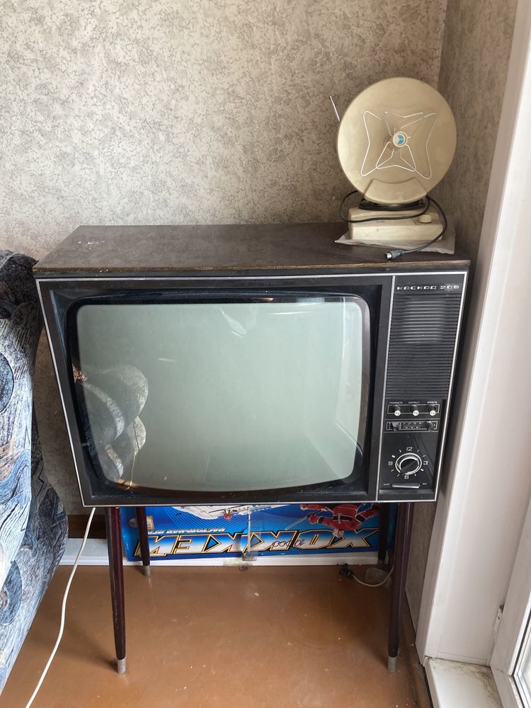 Продам телевизор Антиквариат