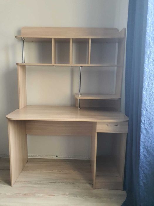 стол письменный для работы за компьютером, офисной работы