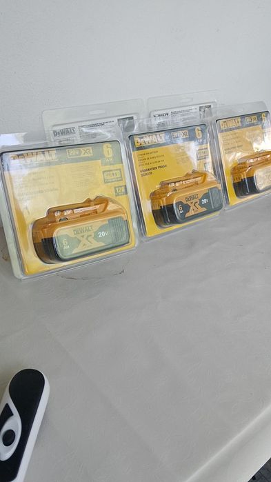 Acumulator Dewalt