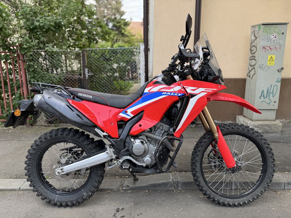 Honda CRF 300 Rally - 8400km, model 2021, super echipata