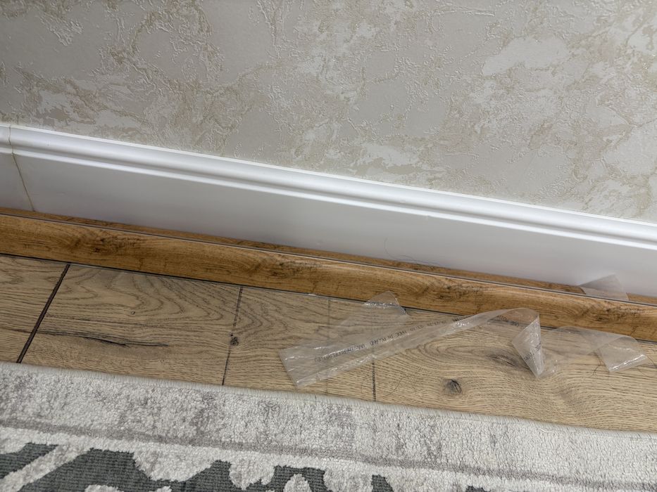 Плинтус для кухни новый 2000тг